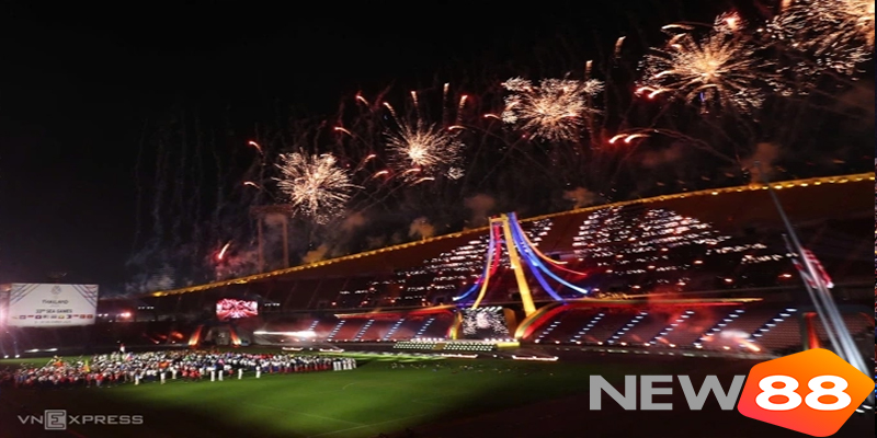 Pháo hoa rực rỡ khép lại Bế mạc SEA Games 33